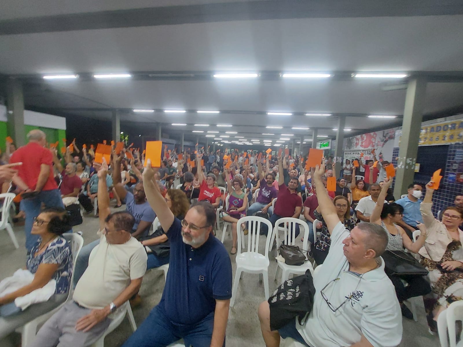 Professores da UFPB entram em greve por tempo indeterminado