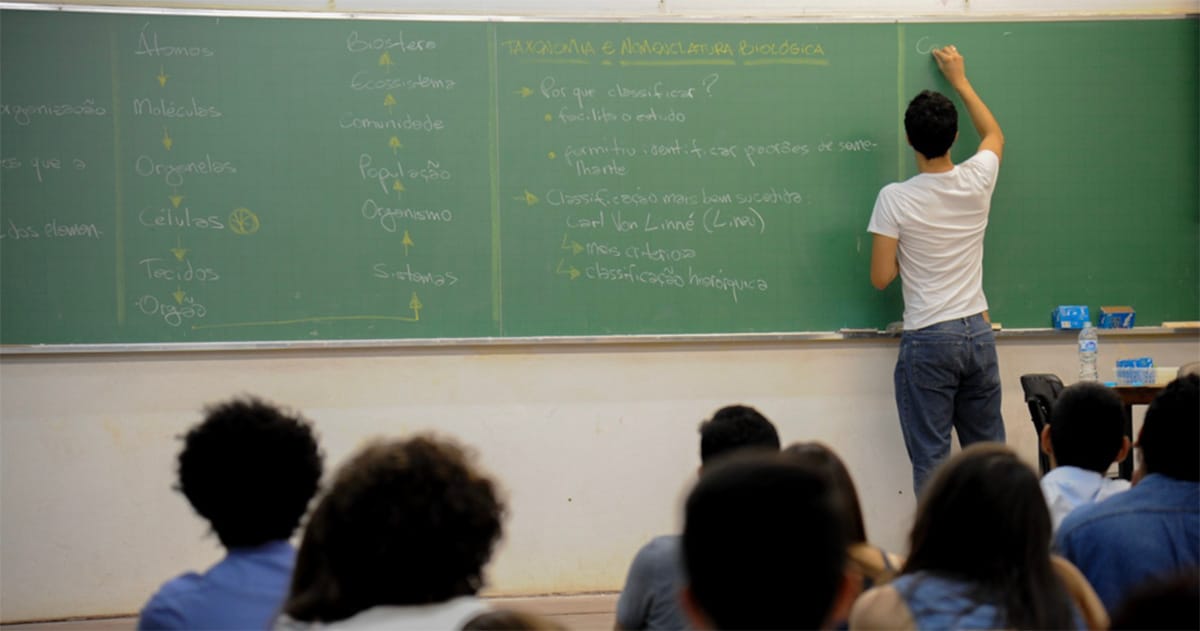 São Paulo: ensino médio esvazia disciplinas tradicionais no currículo