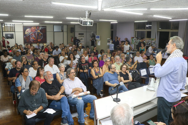 Jornalistas e lideranças sociais pedem a Lula ruptura das relações com Israel