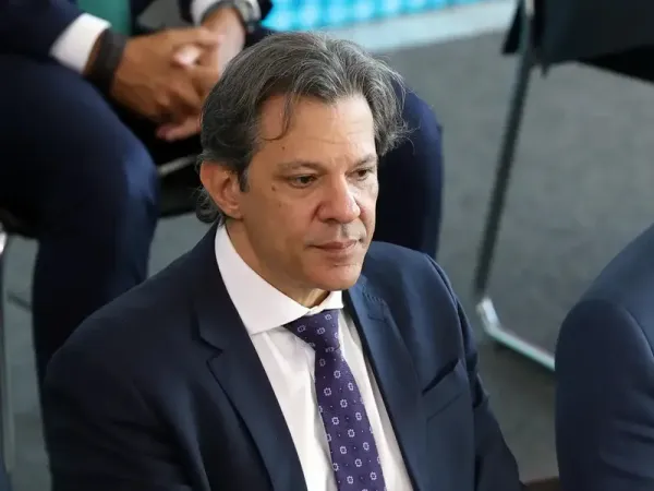 Haddad anuncia corte de R$ 25 bi para 2025 e diz que determinação de Lula é cumprir arcabouço fiscal