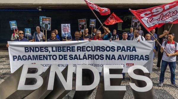 Em manifestação no BNDES, Sindicato cobra liberação de recursos para salários na Avibras